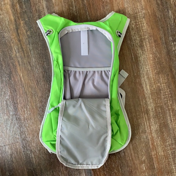 Hydration Backpack Supreme - Lime Green & Gray - Picture 4 of 6